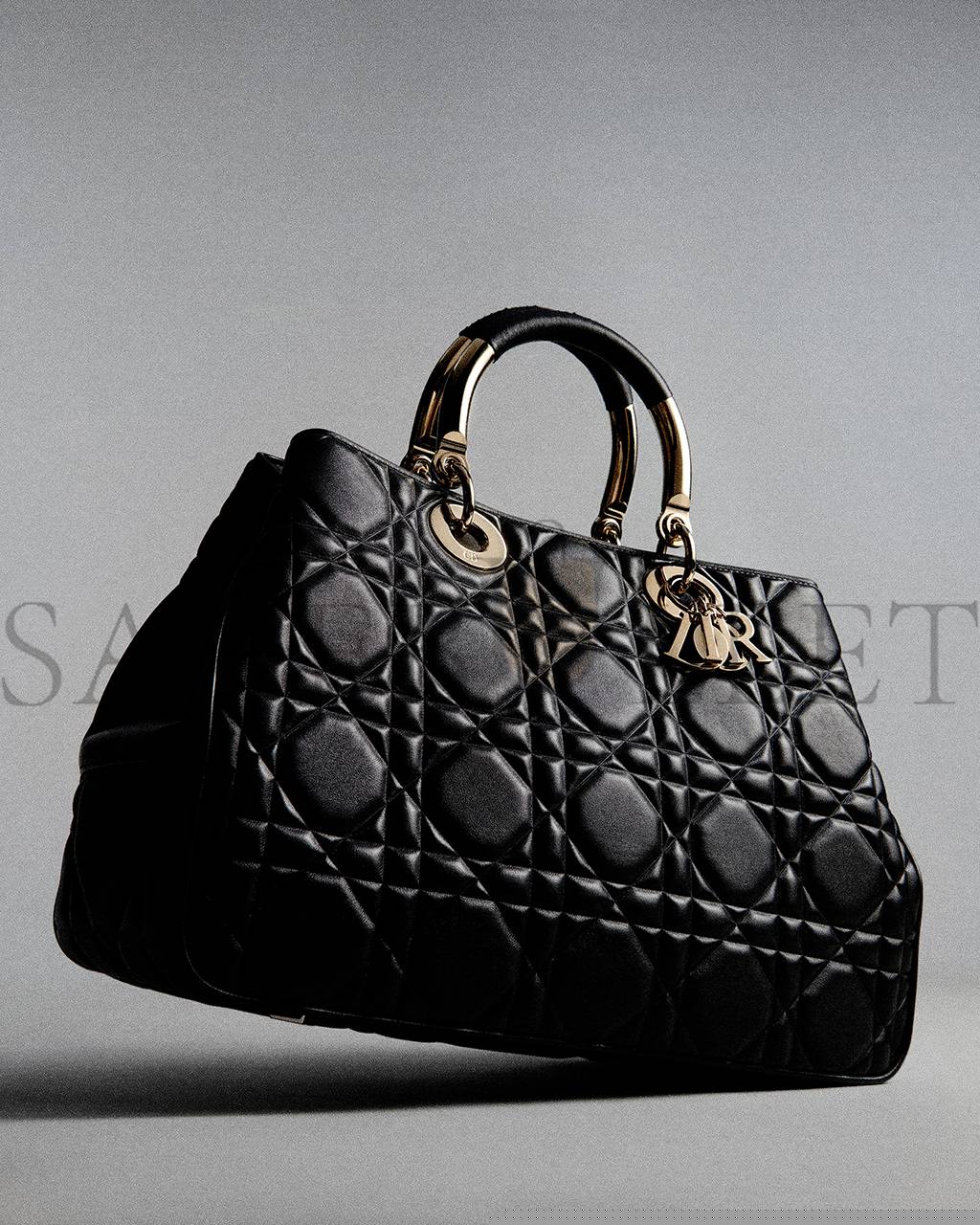 D*or lady 95.22 gold hardware diana handbag calfskin leather bag medium black  (39*25*16.5cm)